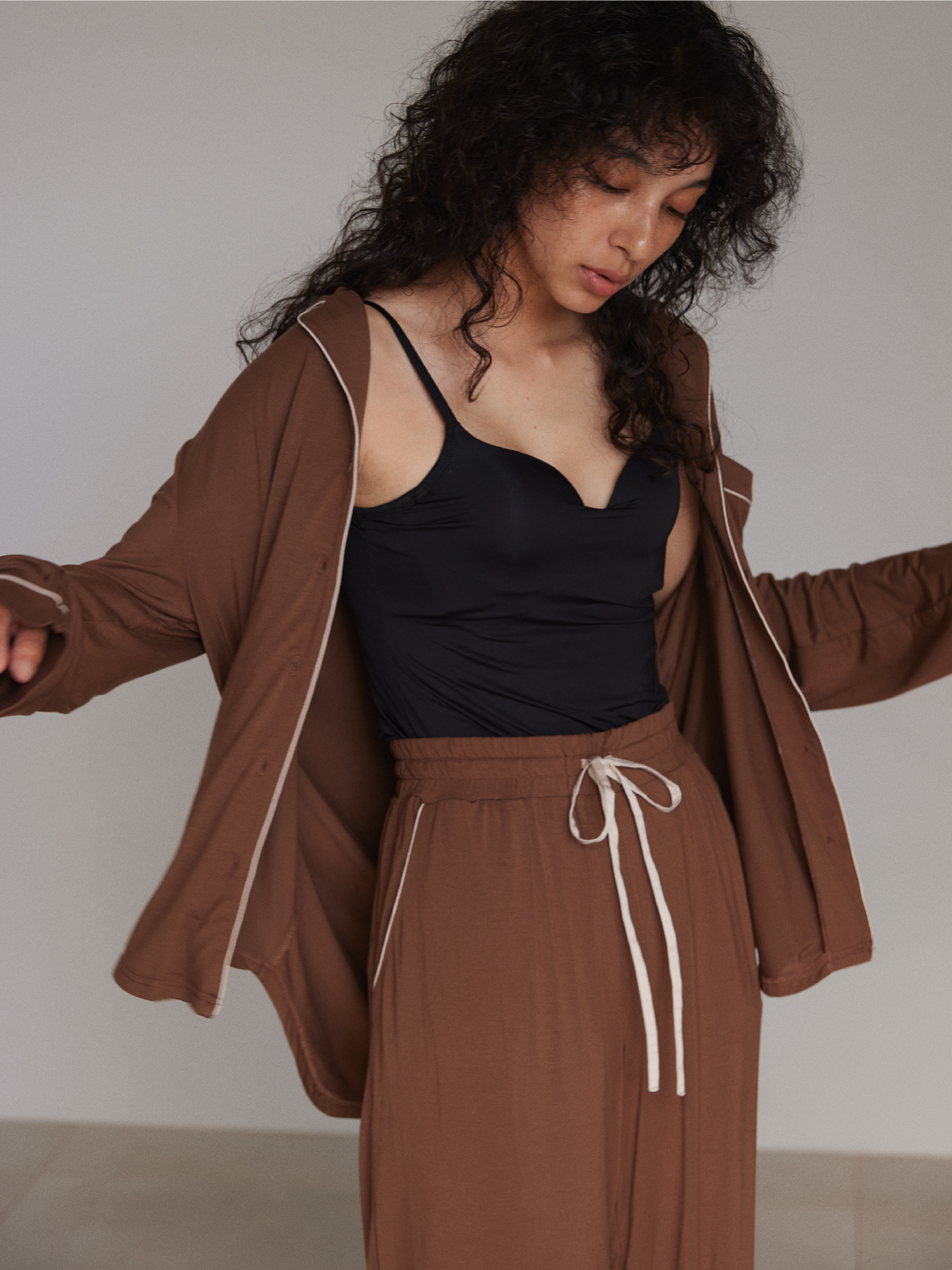 【ESS BY】エスバイ　スムーススキンナイトウェア ブラック　Lサイズ Smooth Skin Nightwear – ESS by